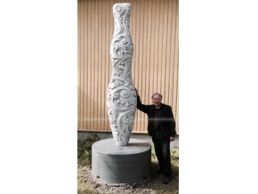 sculpture de pilier de granit